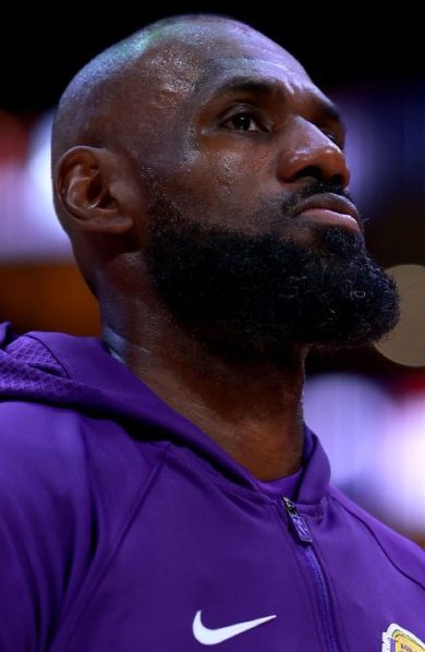 LeBron James lance une chaîne golf avec reunion Cavs 2026