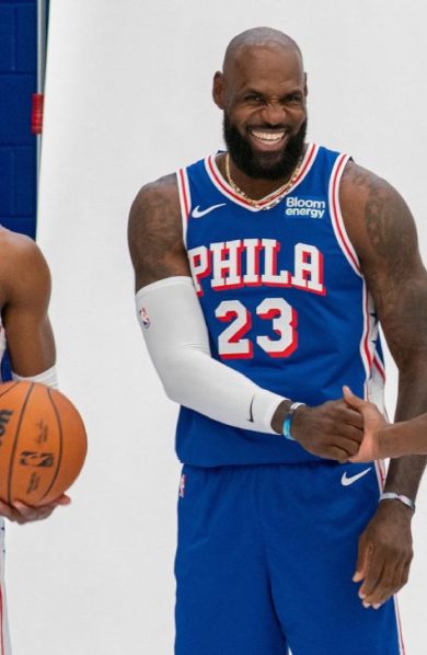 LeBron James loue le scrimmage des 76ers version 2026