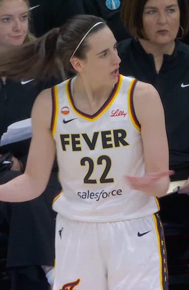 Mitchell et Clark brillent, Fever battent Sky 90-86 en 2026