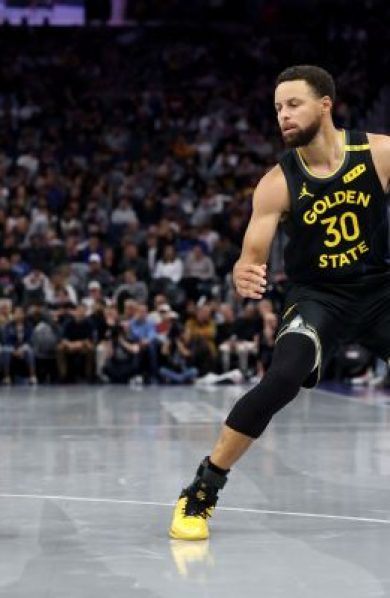 Stephen Curry mène le comeback fou des Warriors contre Lakers
