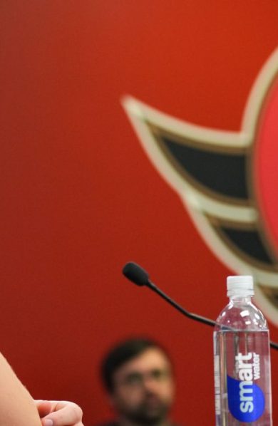 Retour de Tkachuk à Ottawa : huées et tensions 2026