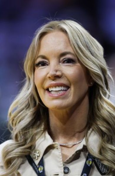 Buss siblings&rsquo; filing challenges Jeanie&rsquo;s petition to oust them as trustees