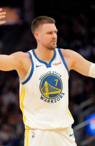 Warriors envisagent l’échange de Kristaps Porzingis en 2026