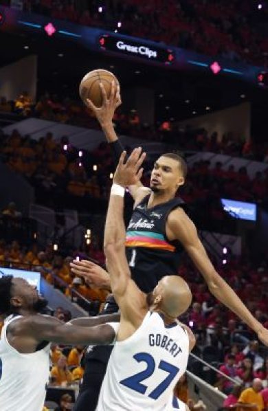 Wembanyama record 12 contres et triple-double en 2026