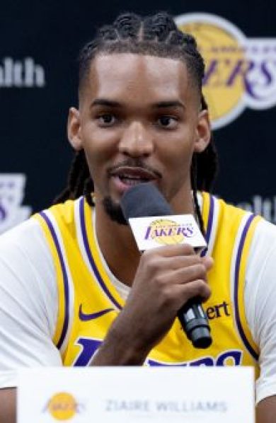 Ziaire Williams (Lakers) demande en mariage lors du concert Bruno Mars